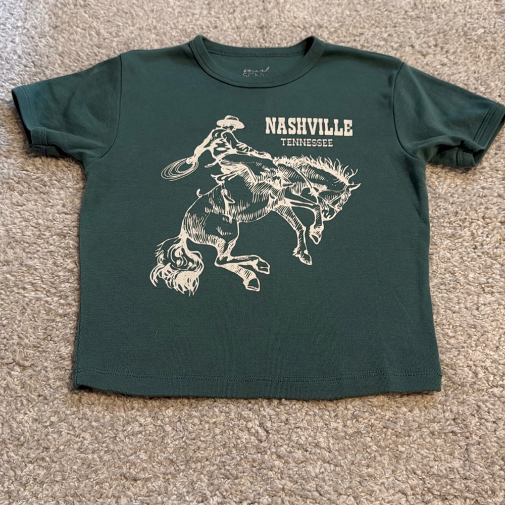 Cropped graphic tee
